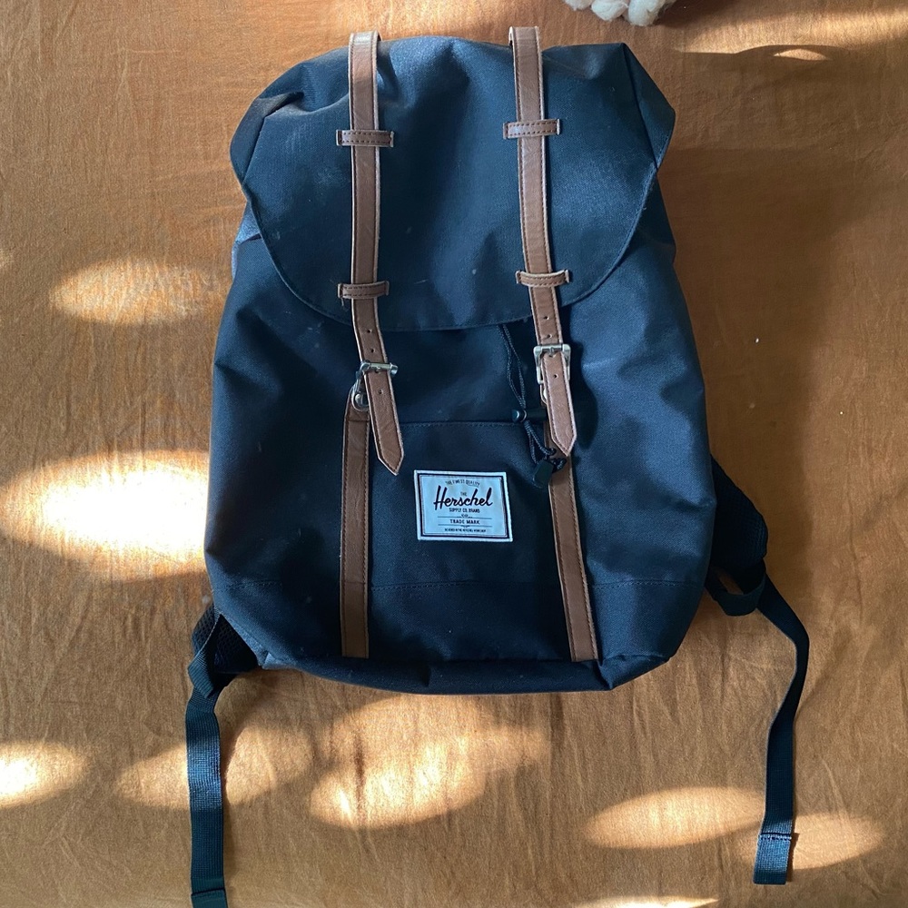 black herschel backpack
